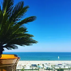 Select & - **** Riccione